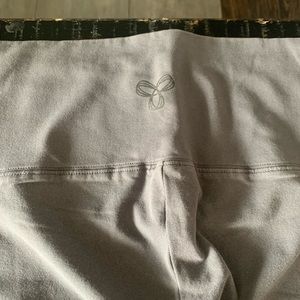 Hardly worn TNA leggings !